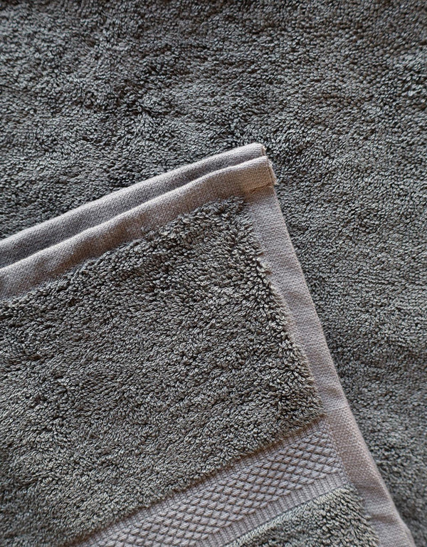 Premium Bamboo Bath Towel 550 GSM – Ultra Soft, Super Absorbent & Quick Dry